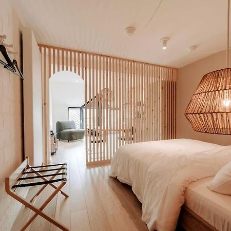 Chimay : La Chambre Doree De La Grand Place Exteriör bild