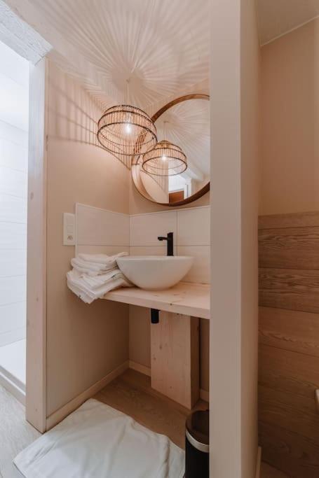 Chimay : La Chambre Doree De La Grand Place Exteriör bild