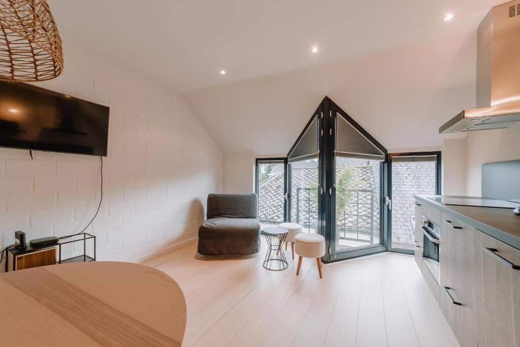 Chimay : La Chambre Doree De La Grand Place Exteriör bild