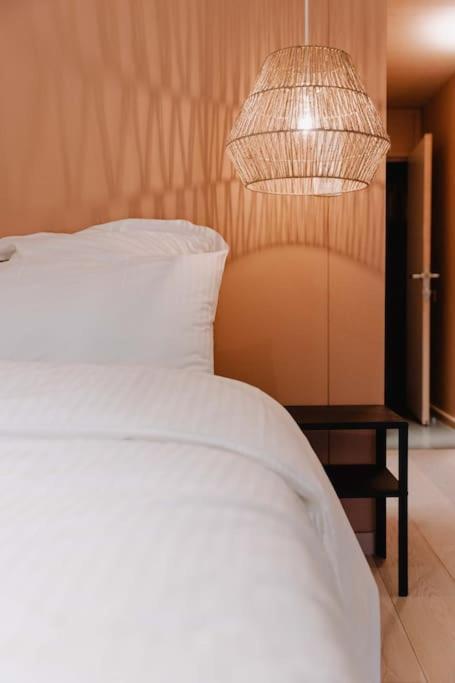 Chimay : La Chambre Doree De La Grand Place Exteriör bild